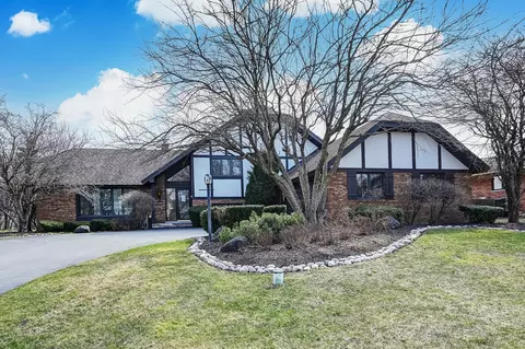8313 Park Ave, Burr Ridge, IL 60527 photo 1