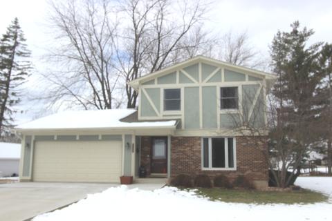 1104 W Violet Dr, Holiday Hills, IL 60051 photo 1