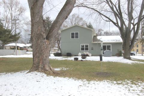 1104 W Violet Dr, Holiday Hills, IL 60051 photo 2