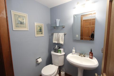 1104 W Violet Dr, Holiday Hills, IL 60051 photo 11