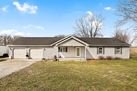 910 County Road 590 E, Tuscola, IL 61953