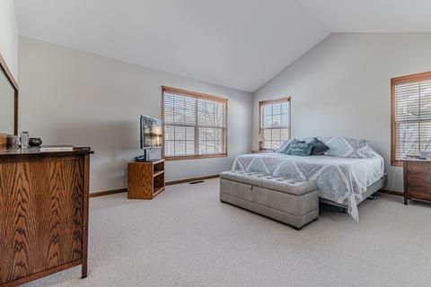 2201 Yale Cir, Hoffman Estates, IL 60192 photo 9