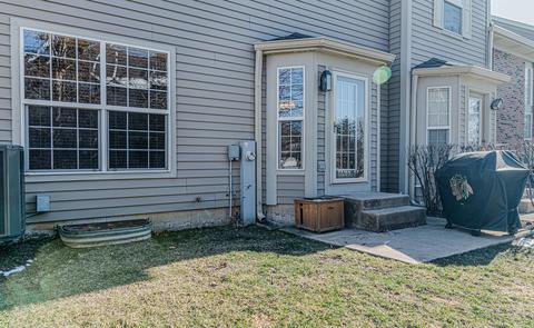 2201 Yale Cir, Hoffman Estates, IL 60192 photo 27
