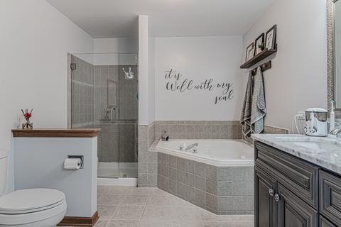 2201 Yale Cir, Hoffman Estates, IL 60192 photo 11