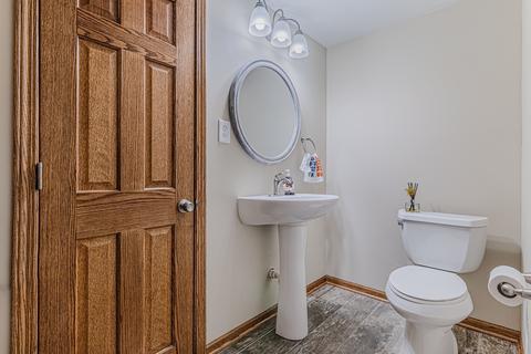 2201 Yale Cir, Hoffman Estates, IL 60192 photo 23