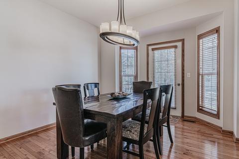 2201 Yale Cir, Hoffman Estates, IL 60192 photo 7
