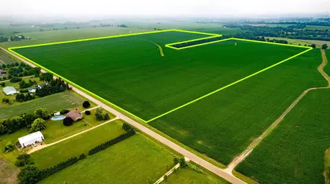 000 Hoisington Rd, Winnebago, IL 61088