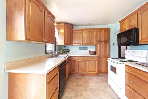 1383 NW Circle Dr, Kankakee, IL 60901 photo 3
