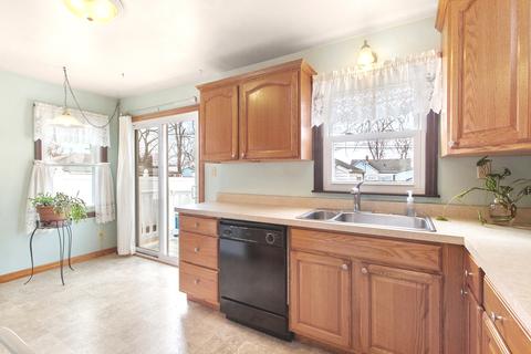 1383 NW Circle Dr, Kankakee, IL 60901 photo 5