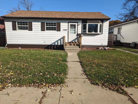 17807 Oakwood Ave, Lansing, IL 60438