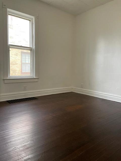 331 Orchard St, Elgin, IL 60123 photo 3