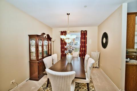 2069 Cabrillo Ln, Hoffman Estates, IL 60192 photo 9