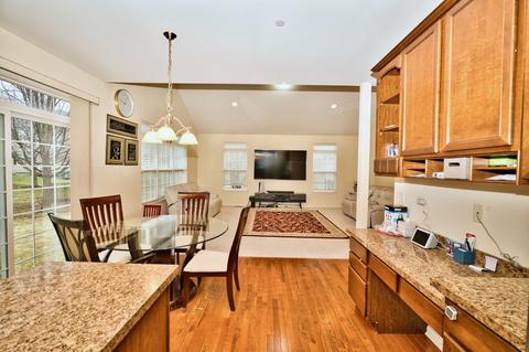 2069 Cabrillo Ln, Hoffman Estates, IL 60192 photo 14