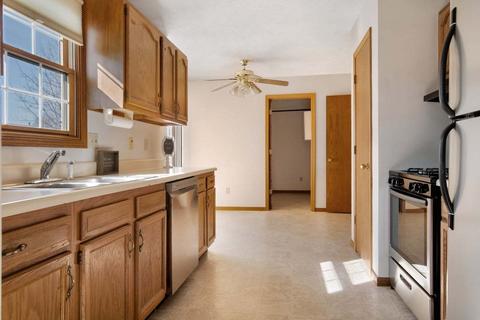 34 Reading Rd, Bloomington, IL 61701 photo 9