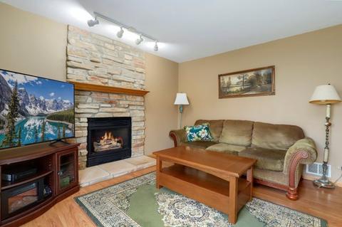 1226 Hackberry Ct, Elgin, IL 60120 photo 11