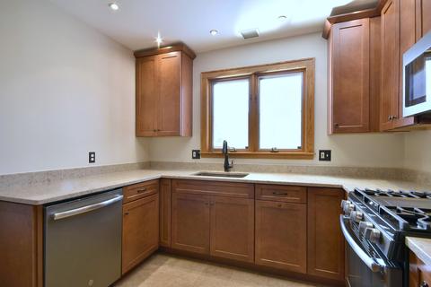 650 S Spring Rd, Elmhurst, IL 60126 photo 9