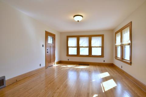 650 S Spring Rd, Elmhurst, IL 60126 photo 3