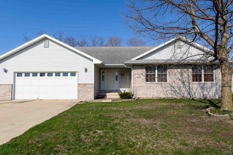 827 S Hanson Dr, Watseka, IL 60970
