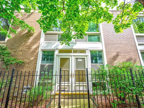 1422 E 55th St, Chicago, IL 60615 photo 1
