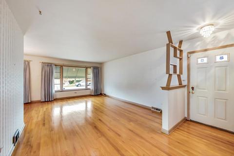 7650 Suffield St, Morton Grove, IL 60053 photo 2