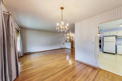 7650 Suffield St, Morton Grove, IL 60053 photo 4