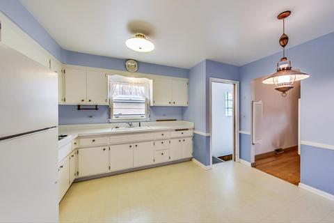 7650 Suffield St, Morton Grove, IL 60053 photo 8