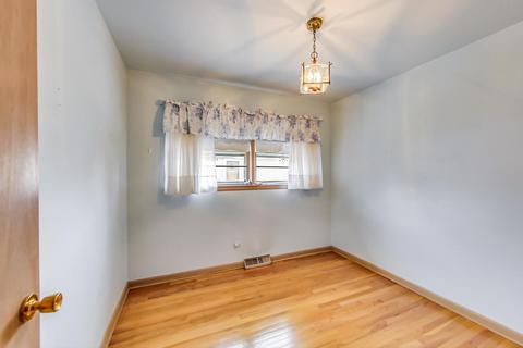 7650 Suffield St, Morton Grove, IL 60053 photo 15