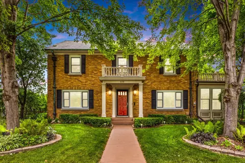 676 Lillie St, Elgin, IL 60120