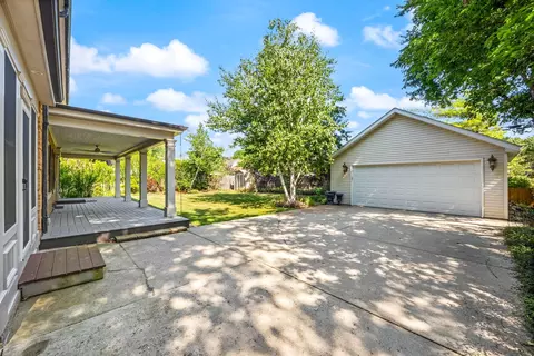 676 Lillie St, Elgin, IL 60120 photo 41