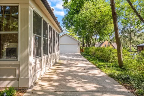 676 Lillie St, Elgin, IL 60120 photo 40