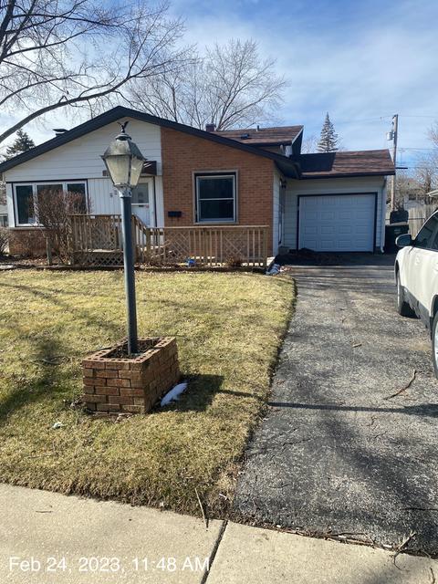 208 N California Ave, Mundelein, IL 60060