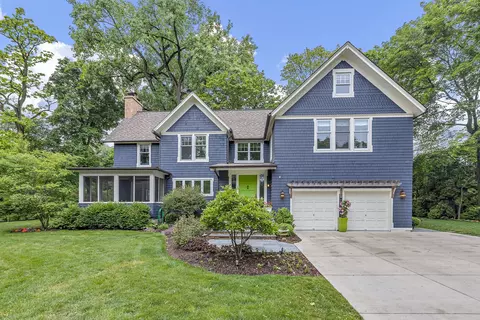 244 E Prospect Ave, Lake Bluff, IL 60044