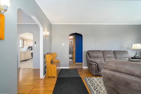 925 E 7th St, Lockport, IL 60441 photo 4