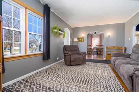 925 E 7th St, Lockport, IL 60441 photo 2