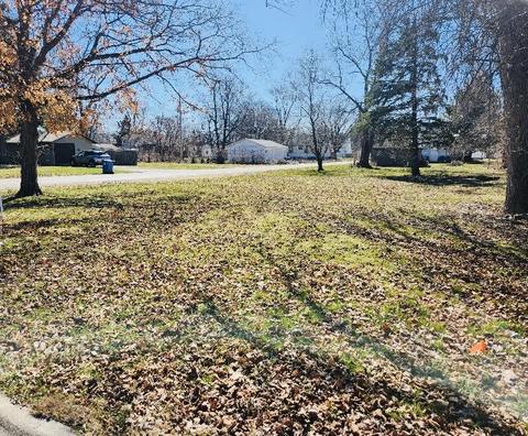 495 E Ash St, Watseka, IL 60970
