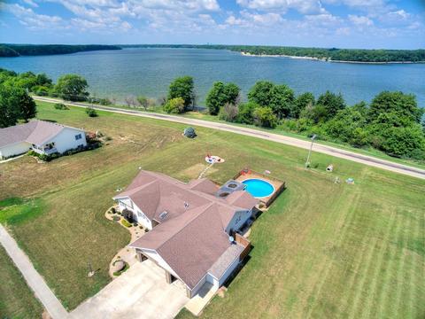 18133 Lakeview Dr, Weldon, IL 61882 photo 1