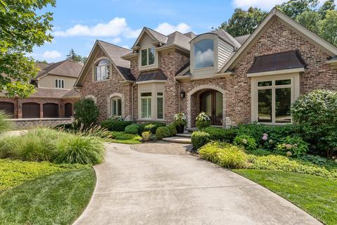 992 Sylvan Cir, Naperville, IL 60540