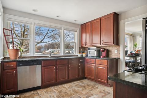 2412 Greenleaf St, Evanston, IL 60202 photo 8