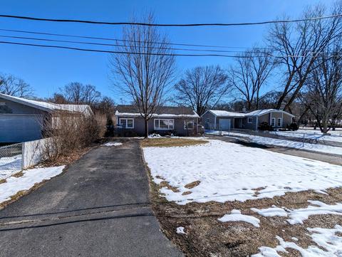 5710 Fox Lake Rd, Mchenry, IL 60051 photo 2