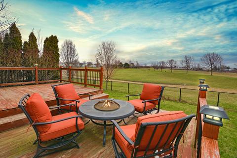 1238 Beacon Hill Ct, Normal, IL 61761 photo 2