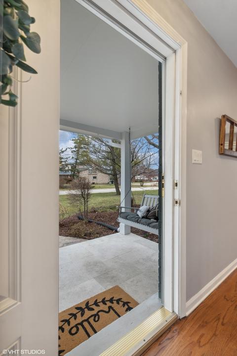 3880 Gregory Dr, Northbrook, IL 60062 photo 4