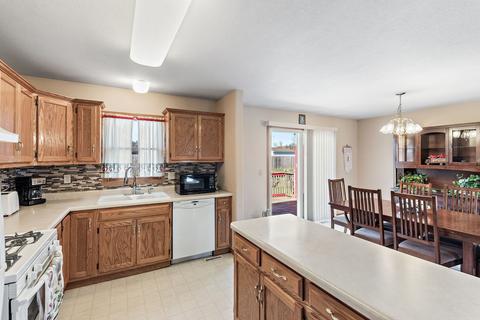184 E First St, Manteno, IL 60950 photo 7