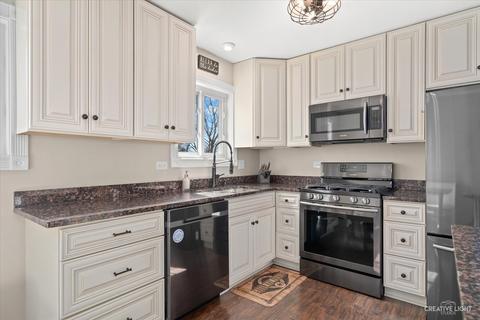 3095 Fox Hill Rd, Aurora, IL 60504 photo 11