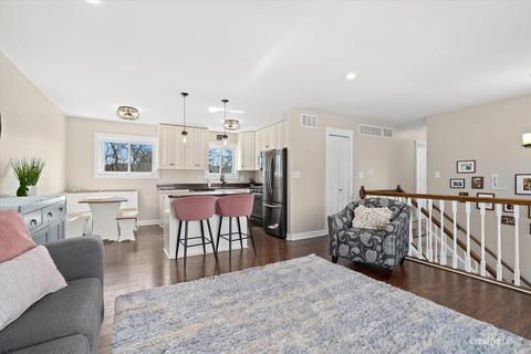 3095 Fox Hill Rd, Aurora, IL 60504 photo 5