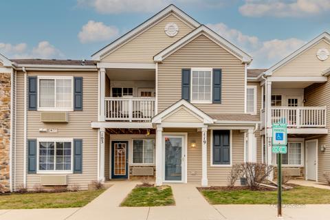 119 Silverstone Dr #119, Carpentersville, IL 60110