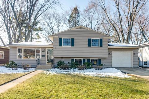 445 Ann St, Cary, IL 60013 photo 1