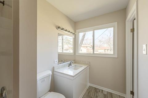 580 Amherst Ln, Hoffman Estates, IL 60169 photo 10