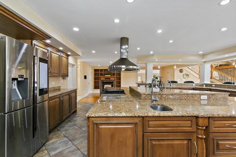 741 Braintree Ln, Bartlett, IL 60103 photo 32