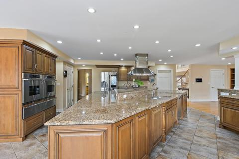 741 Braintree Ln, Bartlett, IL 60103 photo 34