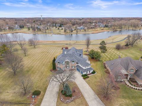 741 Braintree Ln, Bartlett, IL 60103 photo 2